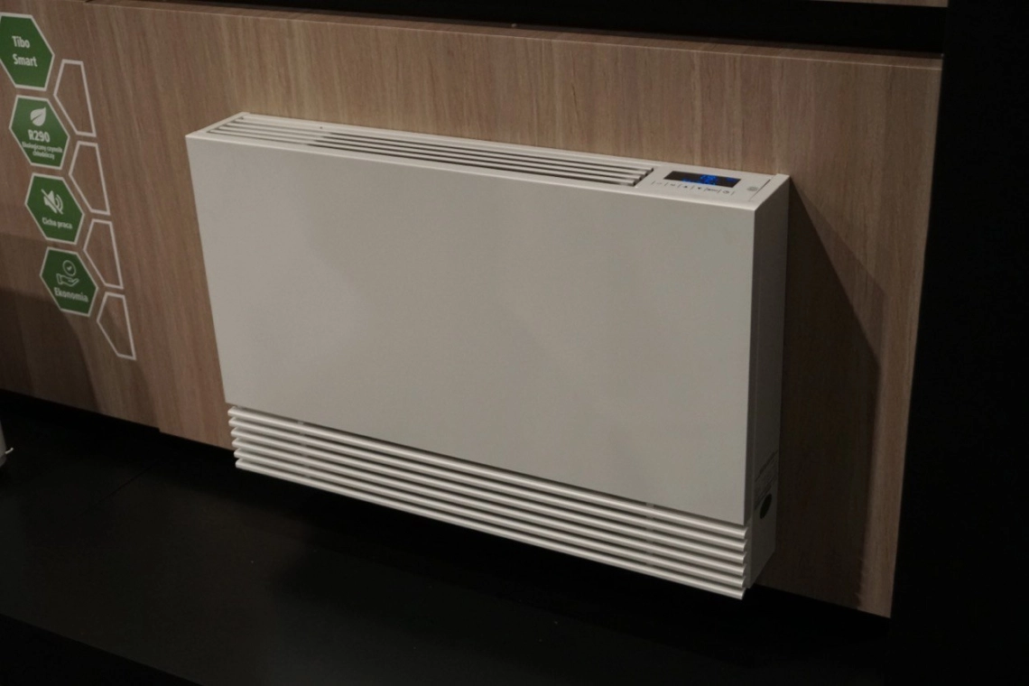 Щандът на Mycond на Warsaw HVAC Expo 2023, представящ съвременни ОВК решения.