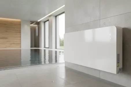 Колко дълго трябва да работи влагоуловителят в басейна: режими 24/7, нощна работа и таймери